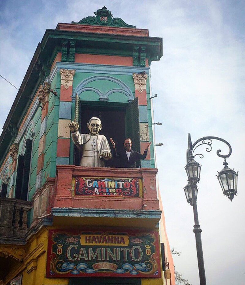 La pareja visitó Caminito en Buenos Aires.