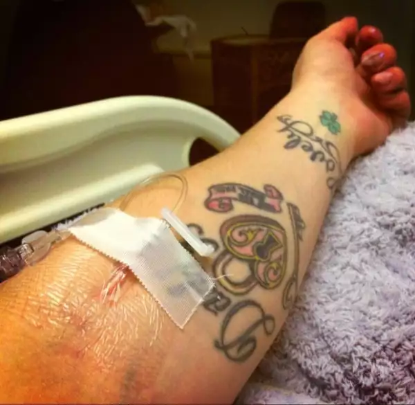 Al parecer Kelly estará en el hospital descansando unos días.