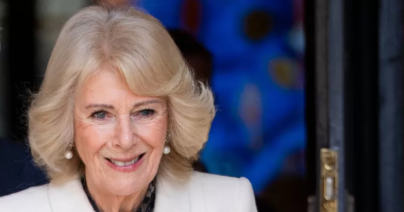 Reina-Camilla-Transforma-Sus-Cejas