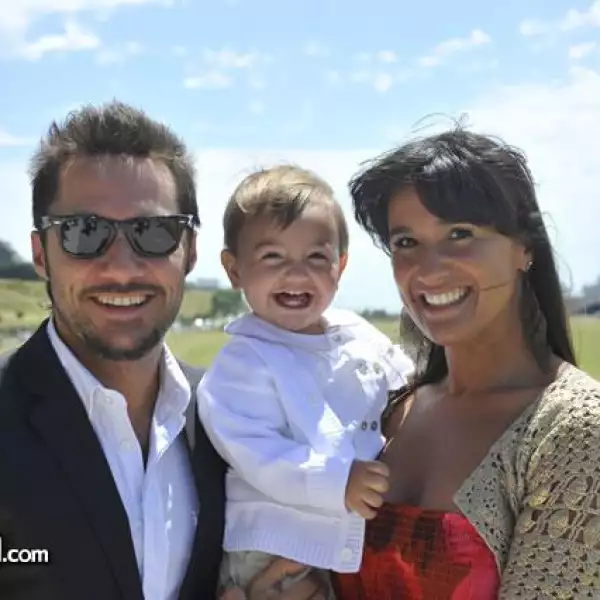 Orgullosos padrinos. En la foto: Diego Torres,Lautaro y Marcela Guilardi