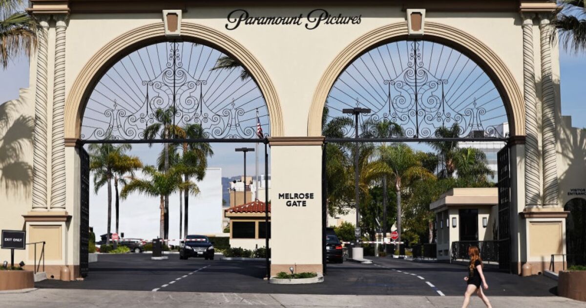 Sony, Paramount'u satın almak için 26 milyon dolar teklif etti