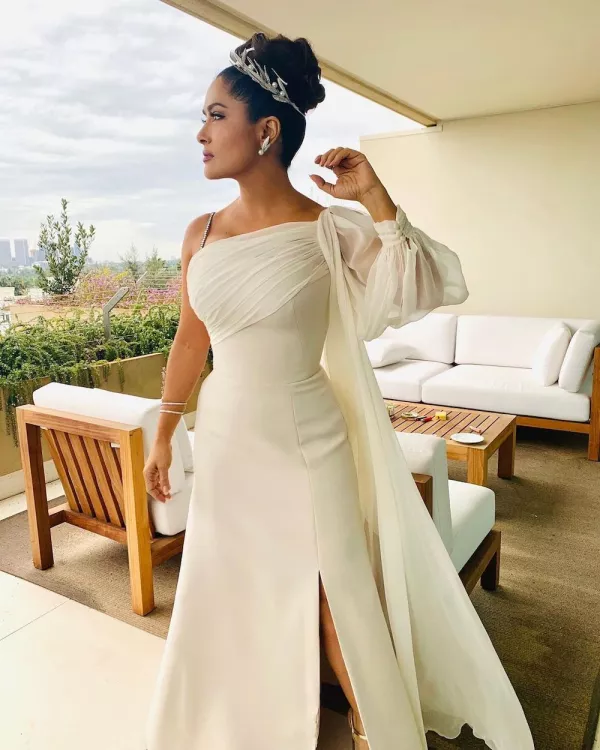 vestido-de-novia-de-salma-hayek