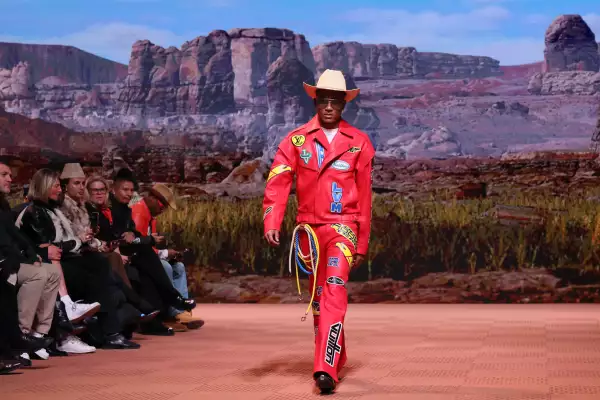 El desfile de Pharrell Williams para Louis Vuitton confirmó la reintroducción en el vestuario del estilo cowboy.
