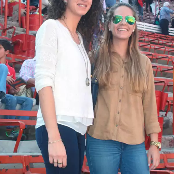 Constanza Alcocer y Mari Paz Musi