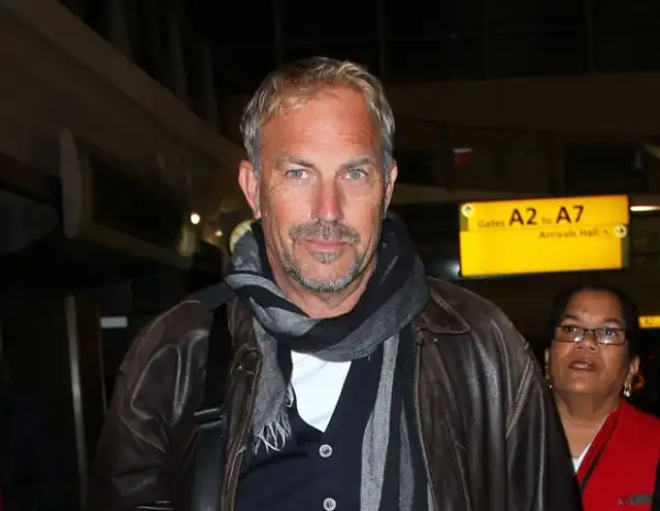 Kevin Costner sufrió una querella por tener árboles en su mansión.