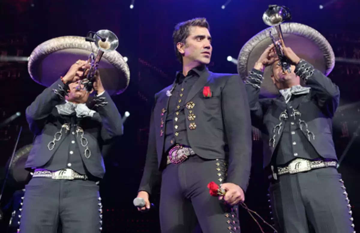 Alejandro Fernández lleva su tour &#39Confidencias&#39 a Acapulco el 31 de octubre, para cantar sus más grandes éxitos.