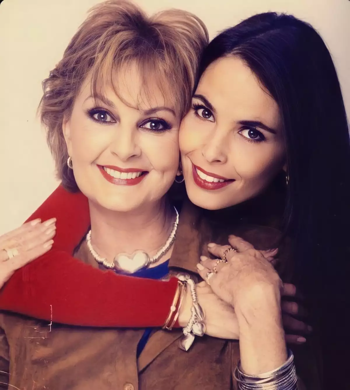 La periodista Talina Fernández y su hija Mariana Levy