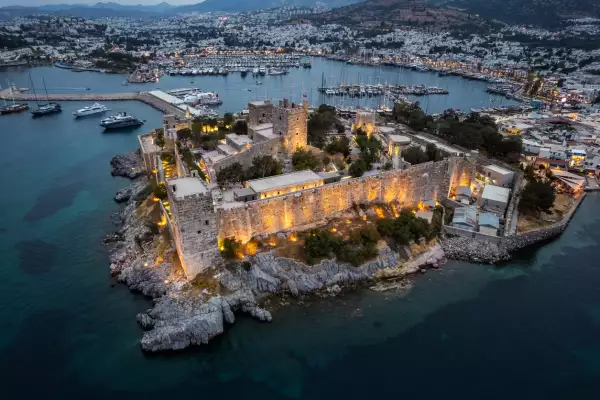 Brodum, Turquía, es una ciudad frente al mar Egeo llena de historia, cultura y playas.