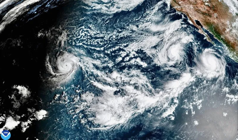 huracan-satelital.jpeg