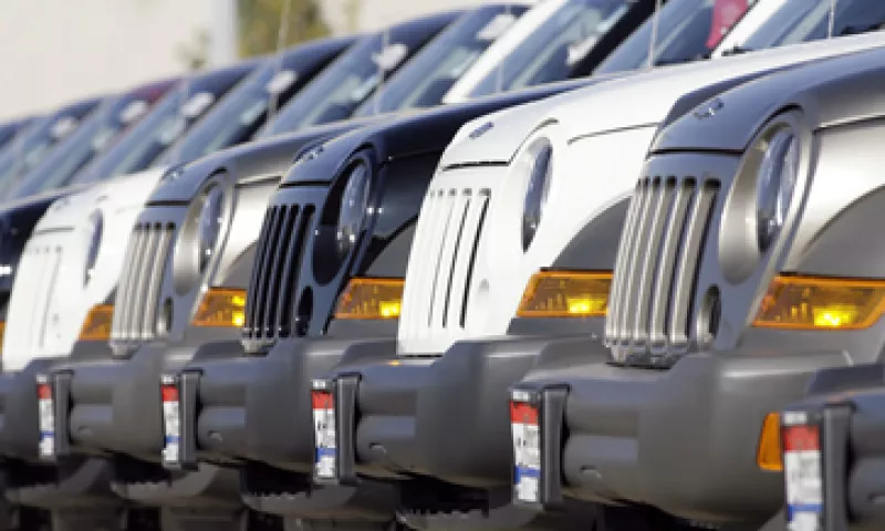 Chrysler dijo que mejorará la estructura trasera de los vehículos.  (Foto: AP)