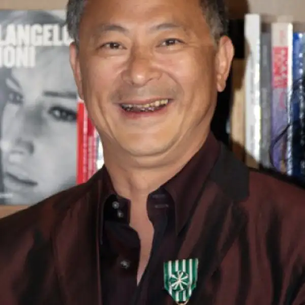El director hongkonés Johnnie To fue reconocido con la medalla de Oficial en el Orden Nacional de Artes y Letras.