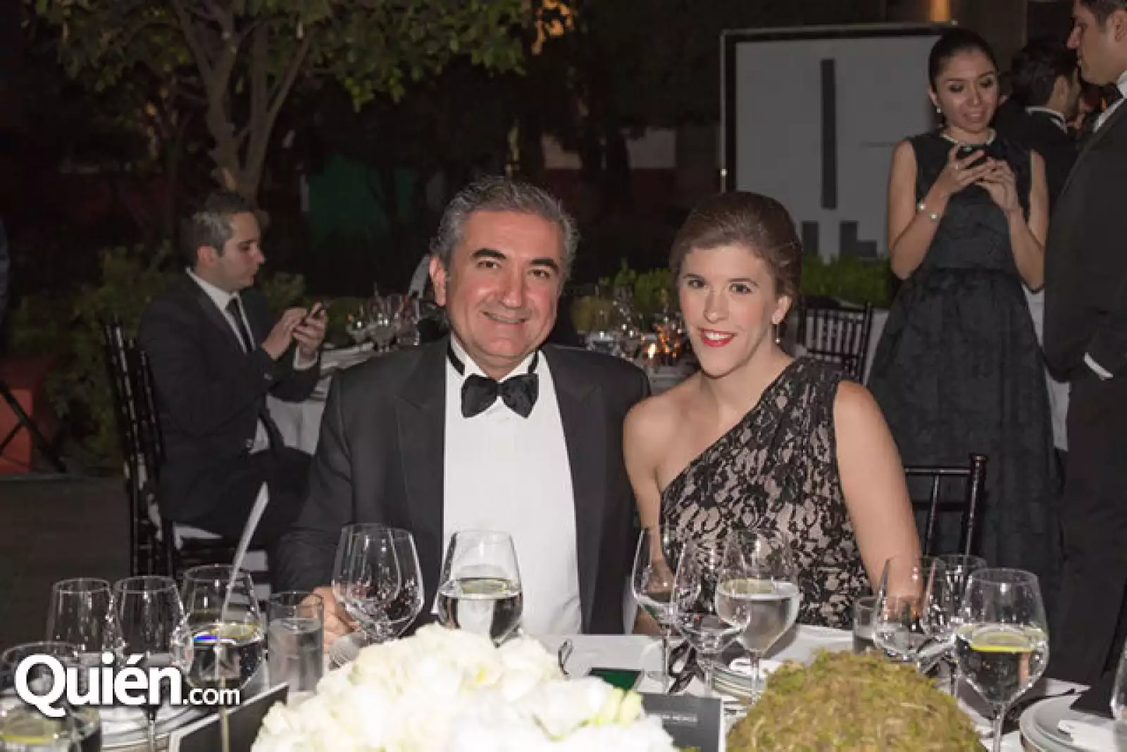 Carlos Ruíz Velasco,Fernanda Arrollo