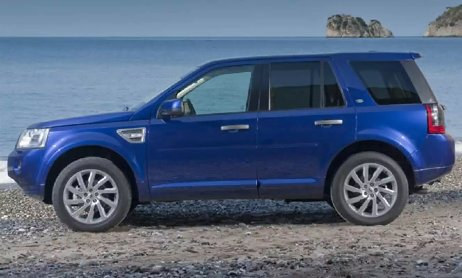 Además suma llantas de aleación de innovador diseño de 18 y 19 pulgadas que pueden amalgamarse con la nueva paleta de colores.