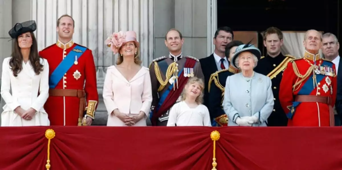 Ayer, sábado, la familia real se reunió para celebrar el cumpleaños de la reina Isabel, que se festejó el pasado mes de abril.