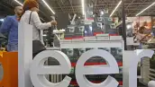 GUADALAJARA, JALISCO, 24NOVIEMBRE2018.- Color en los pasillos de la feria de las letras, esto en el marco de la edición 32 de la Feria Internacional del Libro de Guadalajara (FIL), en la que Portugal es el invitado de honor y en evento que se llevo a cabo en la Expo.
FOTO: FERNANDO CARRANZA GARCIA /CUARTOSCURO.COM