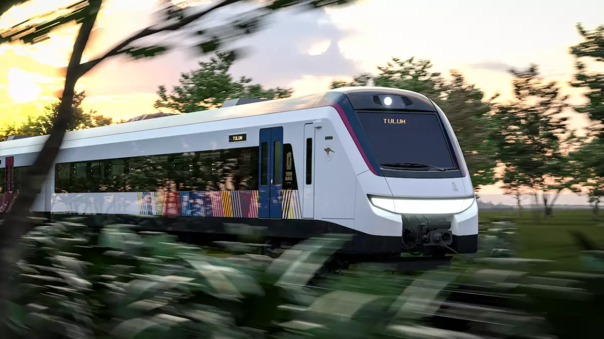Proyección sobre cómo será el Tren Maya cuando se ponga en marcha. Los vagones están inspirados en gráficos tradicionales mexicanos. 