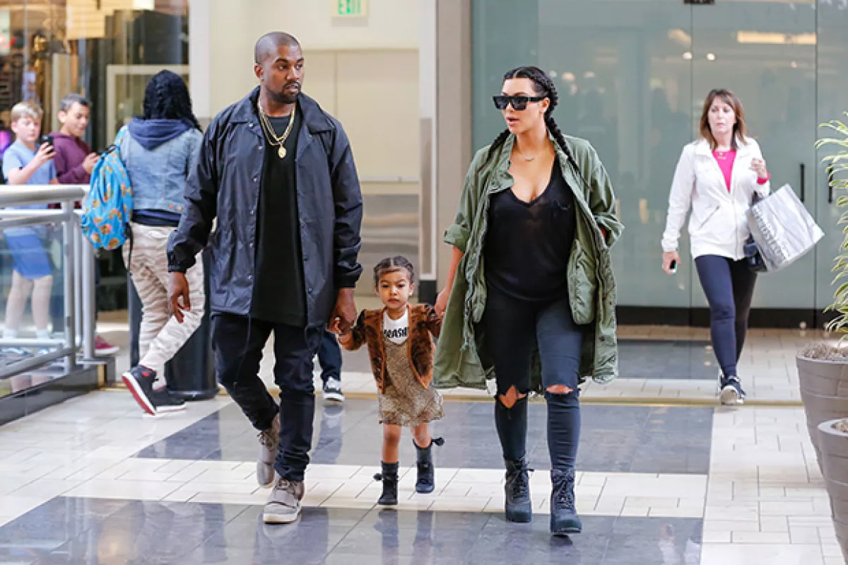 La familia fue vista haciendo compras en Los Ánageles como cualquier otra.