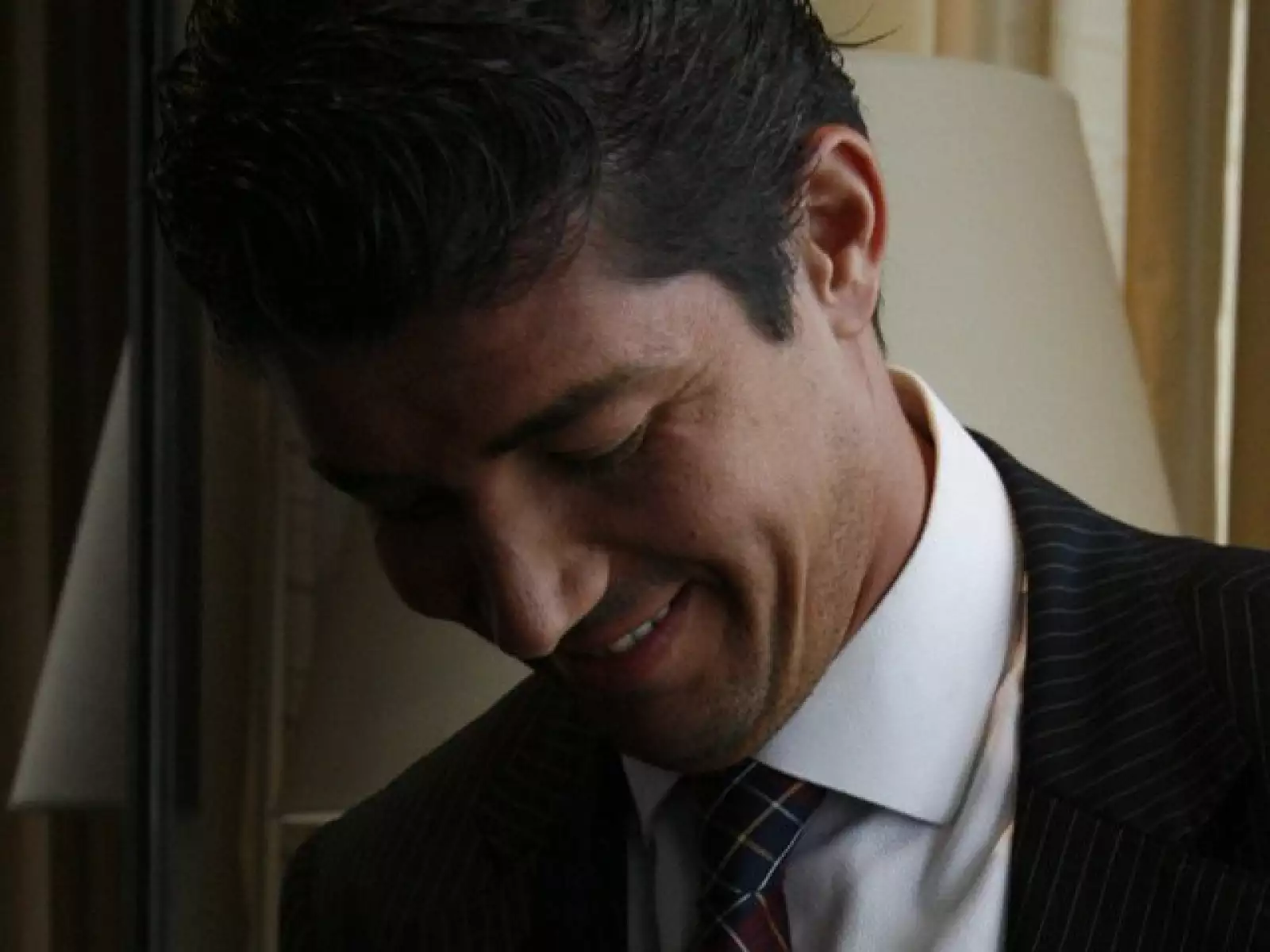 Lo que más llama la atención de él a primera vista es su estatura de 1.94.