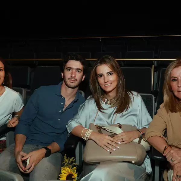 María José Echenique , José Ángel y Marina Sanfeliz con Mari