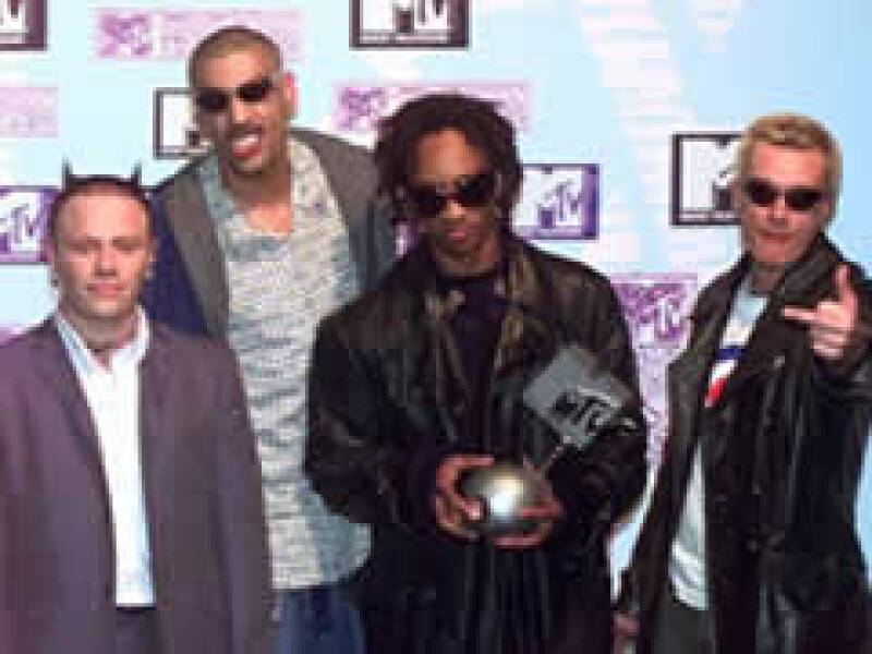 Los fanáticos de The Prodigy se debaten entre ver a su grupo y ahorrar. (Foto: AP)