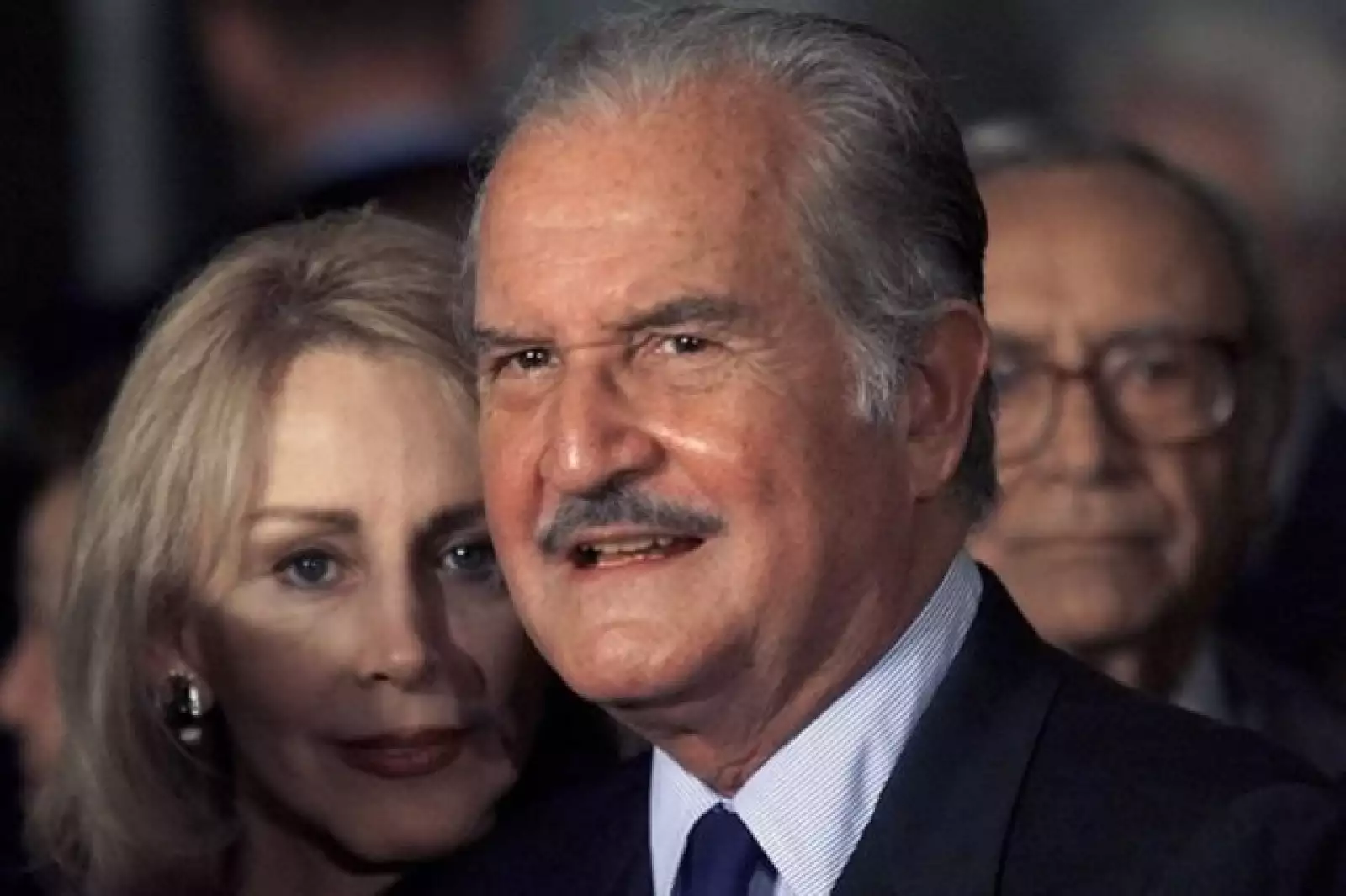 En 1999 recibió la Medalla Belisario Domínguez de manos del ex presidente Ernesto Zedillo. Éste es el reconocimiento más importante que otorga en Gobierno de México a la sociedad civil.