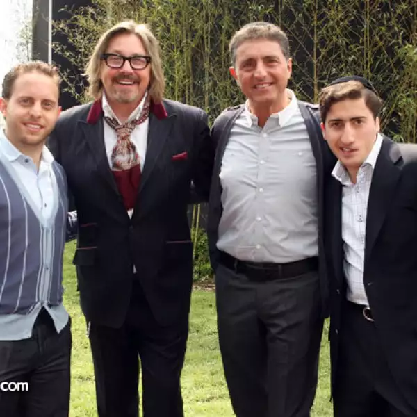 Daniel Betech,Christopher Wiks,David Betech y Jonathan Cohen.
