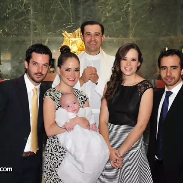 Ponciano Almada, Gaby Vértiz, Ponciano Almada Vértiz, Nory Padilla y Diego Castellanos