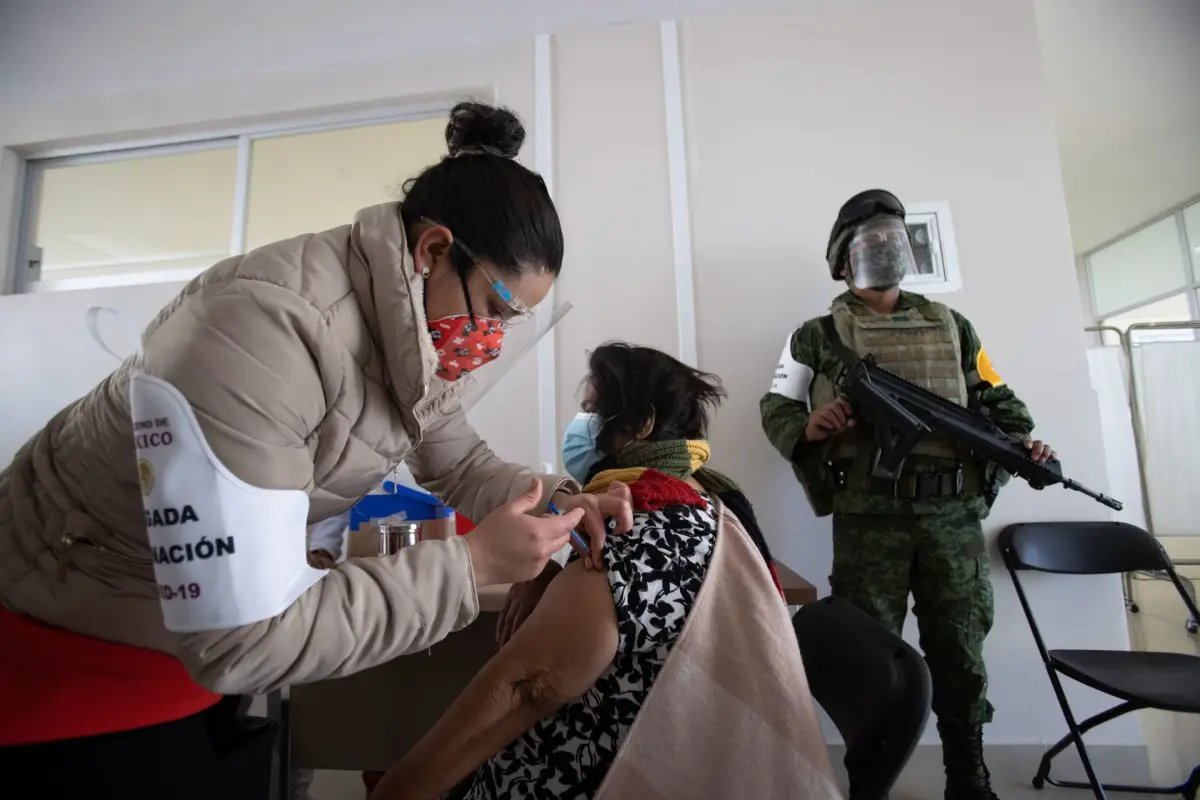 vacunación covid adultos mayores