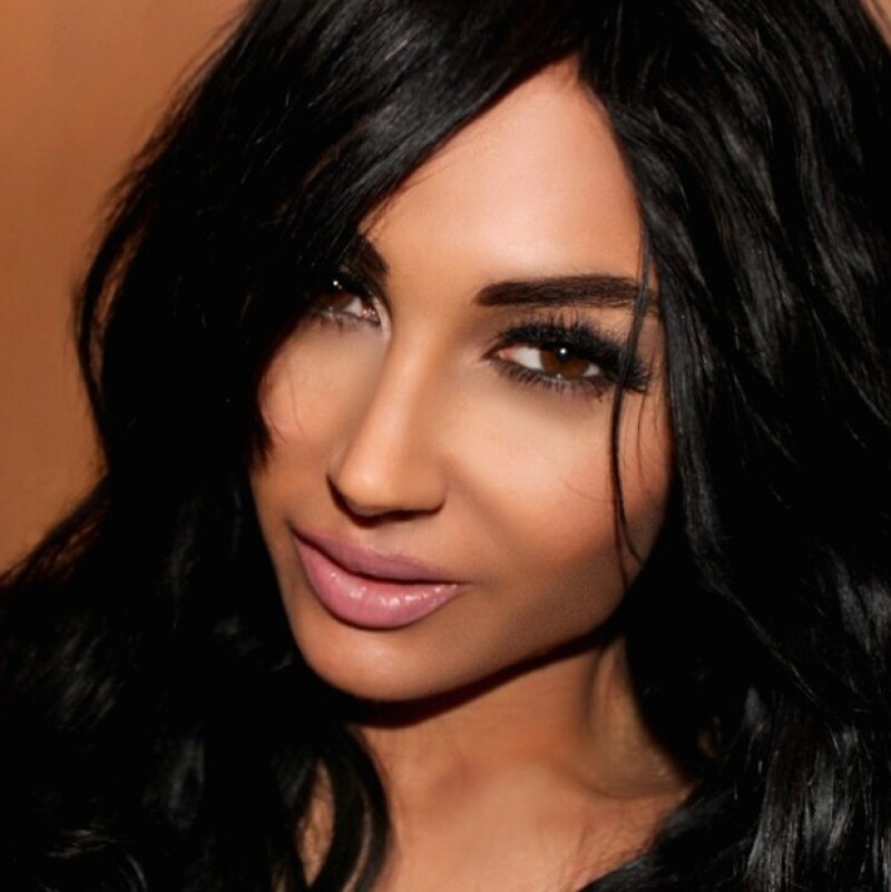 Claire Leeson es otra fanática de Kim Kardashian que se operó para parecerse a ella.