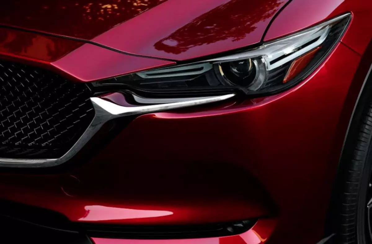 rojo Mazda patentado México