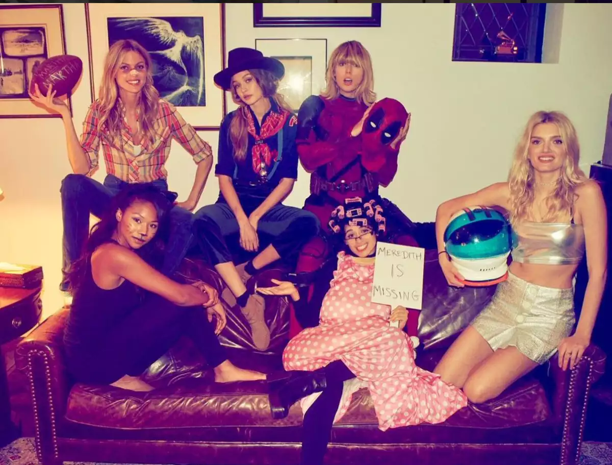 Taylor y su squad en Halloween
