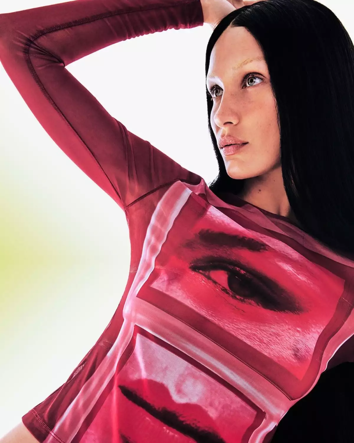 bella-hadid-lanza-linea-de-ropa