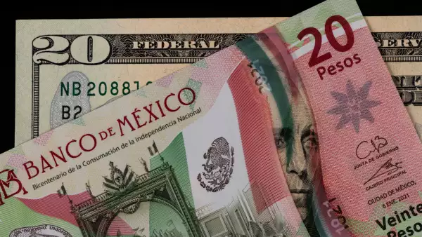 El peso retrocede frente al dólar