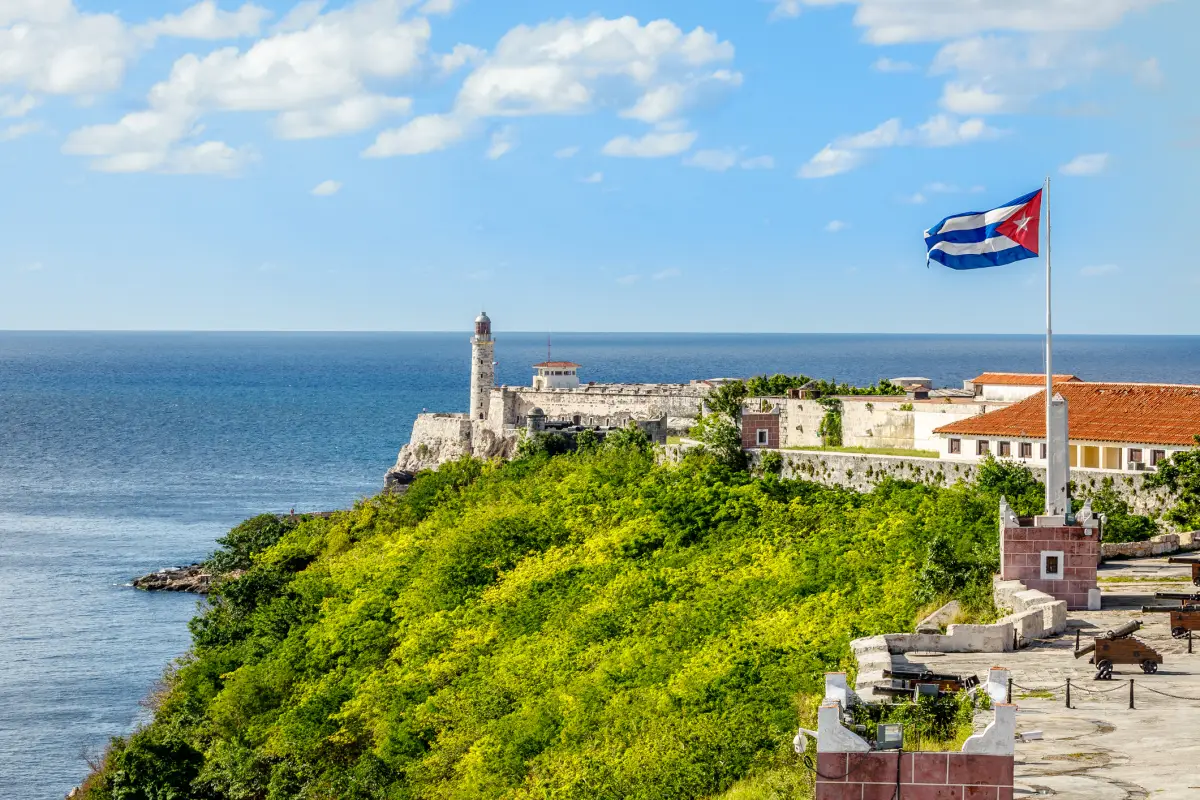 Cuba califica de "agresión" su exclusión en Cumbre de las Américas