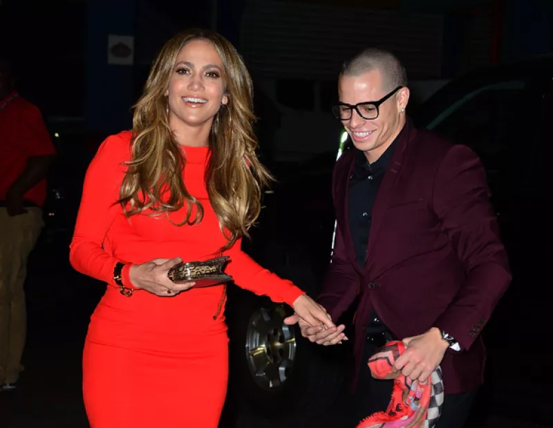 Según una publicación inglesa asegura que la pareja está planeando unir sus vidas en uno de los conciertos de la cantante, de ser cierta esta información esto ocurriría a finales de año.