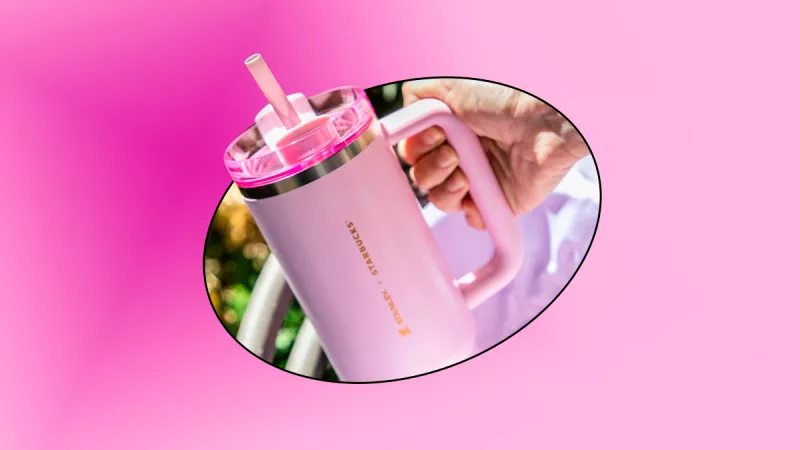 El vaso Stanley rosa de Starbucks causa revuelo y molestias en México.