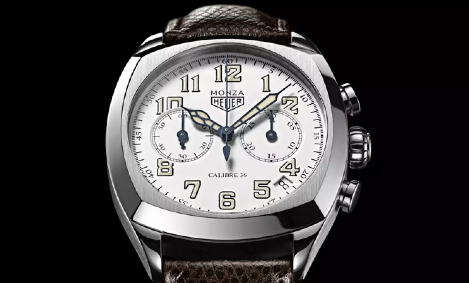 La firma presenta su nueva colección de relojes encabezada por el modelo ‘Monza’, una edición limitada de 1,911 piezas, con un diámetro de 42 mm, correa de piel y resistencia al agua hasta en 10 metros.