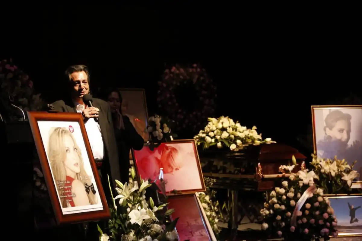 FUNERAL-EDITH-GONZALEZ-PANDORA.JPG