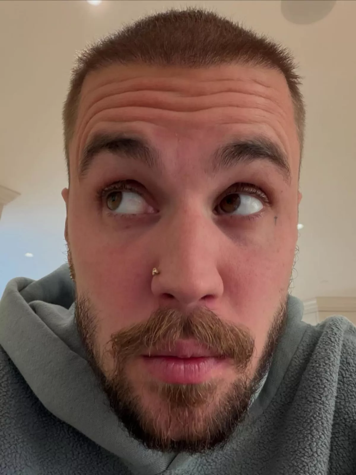 Justin Bieber envía mensaje de fe e introspección en Navidad 