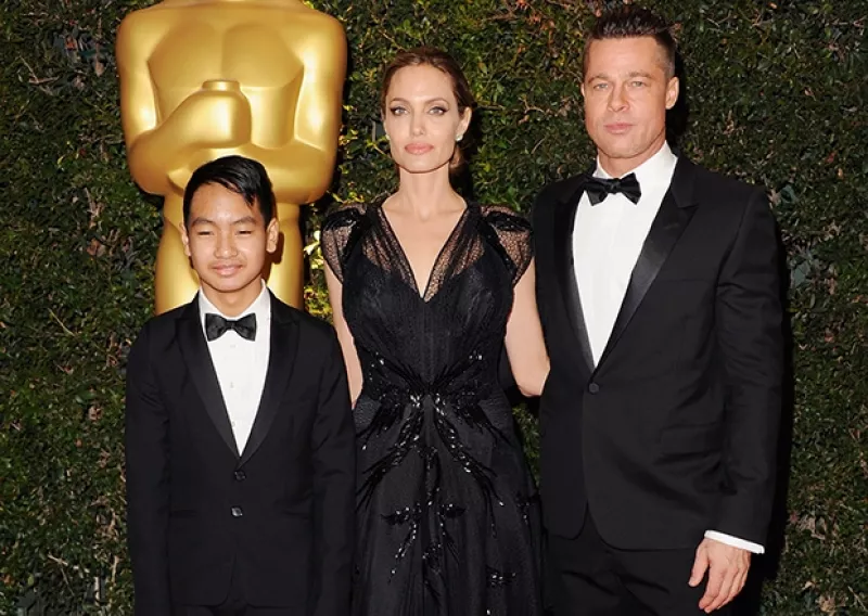 Una inmobiliaria local reveló que la pareja acaba de alquilar una casa en un lujoso barrio de Johannesburgo. Se dice que el viaje es porque Pitt comenzará a rodar una nueva película.