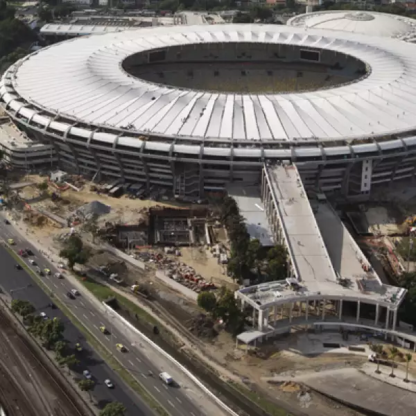 Trabajadores continúan dando los retoques finales al Maracaná, donde se disputará la final de la Copa de las Confederaciones el 30 de junio.