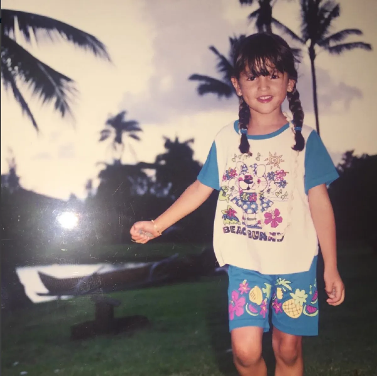 Eiza está cumplendo 26 años y lo celebra con tierno throwback.