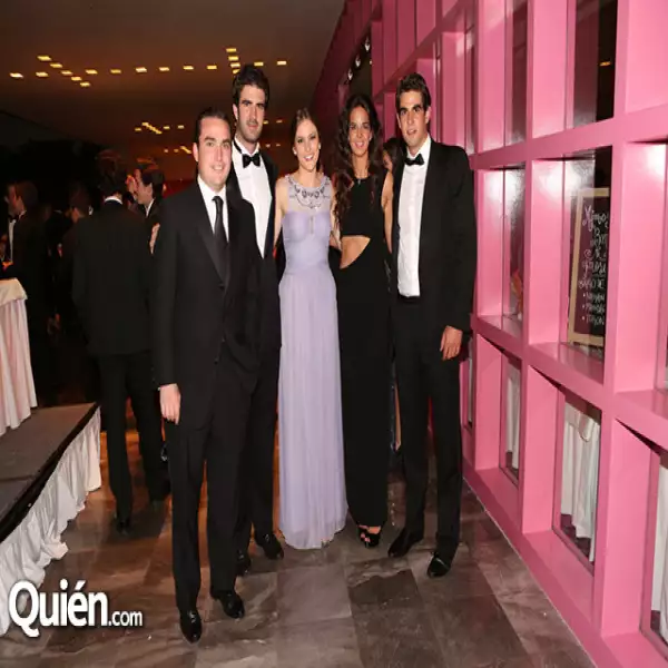 Alejandro Gutiérrez,Luis Legorreta,Regina Lavín,Regina Legorreta,Santiago Legorreta