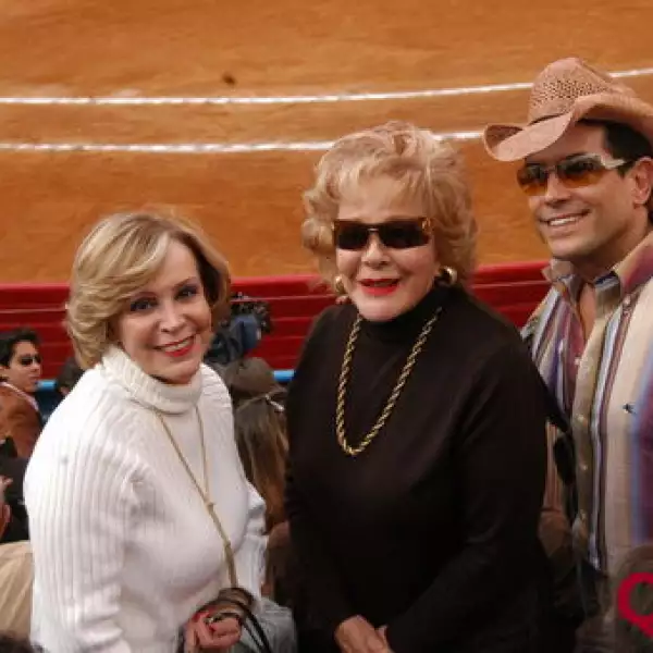 Silvia Pinal, Juan José Origel