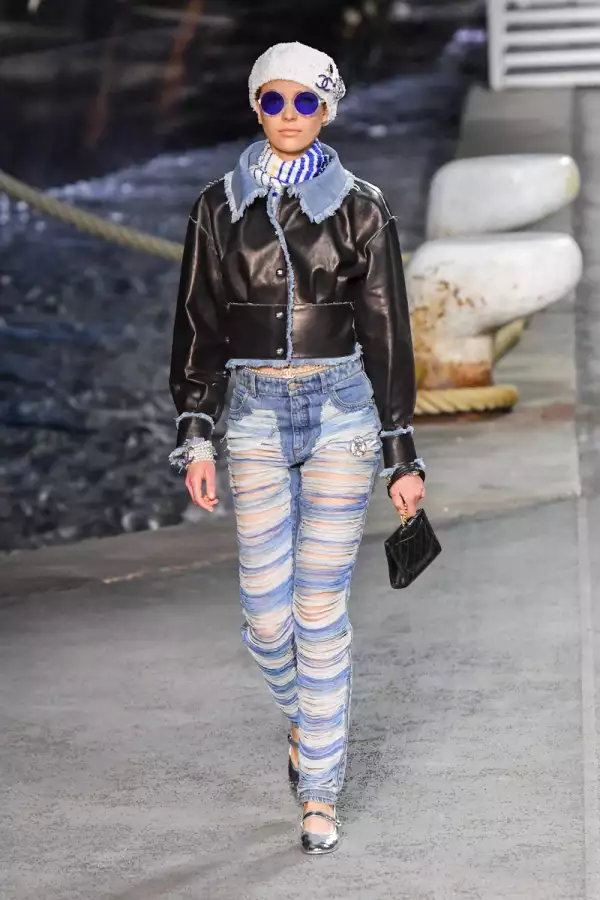 Chanel Cruise 2018/2019 Collection : Runway