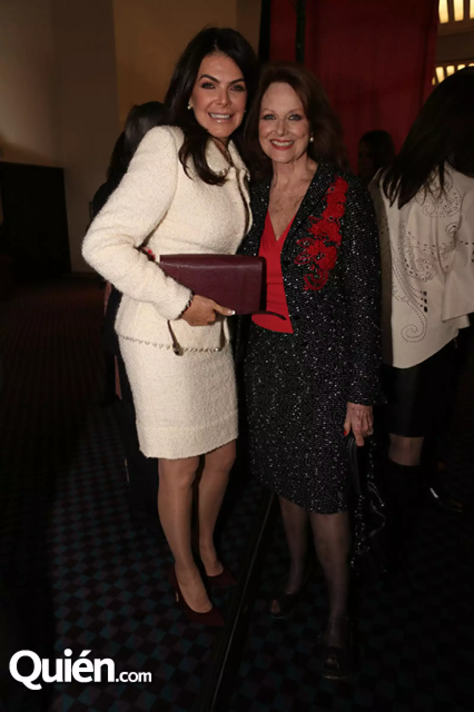Siempre elegante y ad hoc para cualquier evento que asiste, Mariana Tort en la celebración de los 105 años de la Cruz Roja Mexicana.