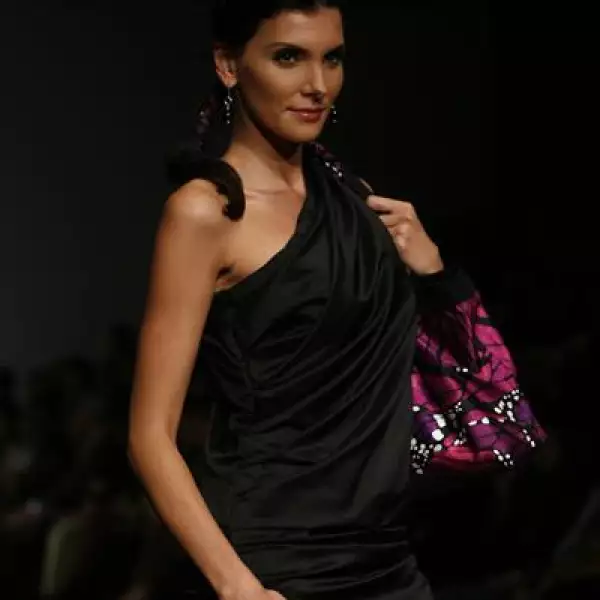 Desfile Pineda Covalin