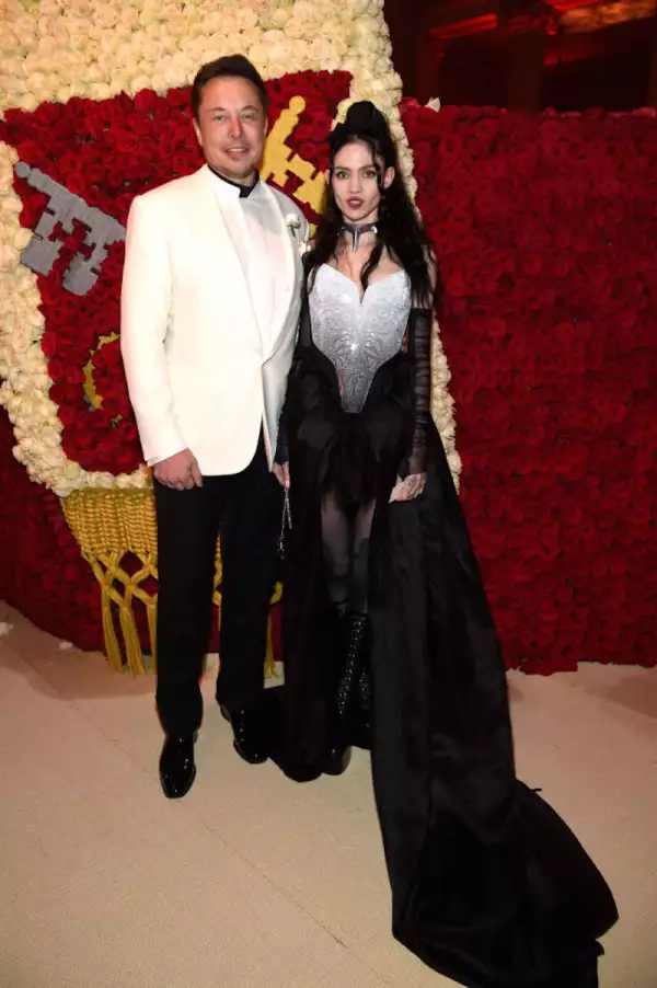 Elon Musk y la cantante Grimes