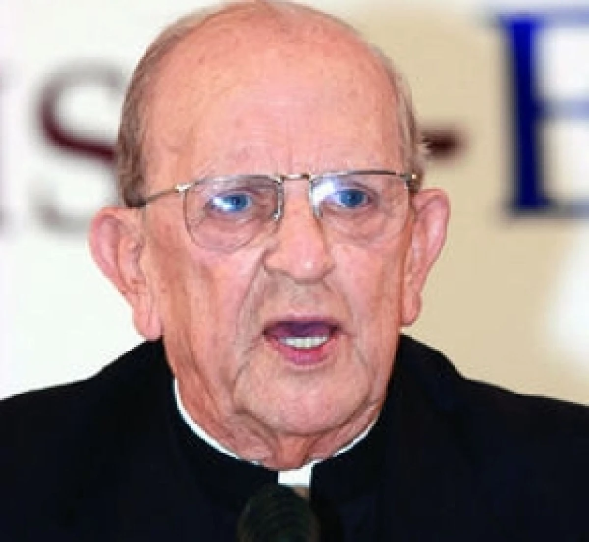 José Bonilla dijo que dejará de asesorarlos luego de que uno de los supuestos hijos del padre Marcial pidiera 26 mdd a cambio de su silencio.