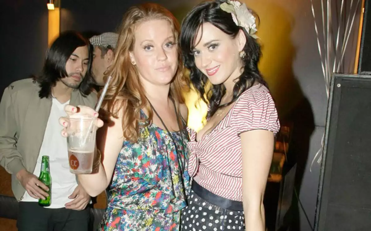 La intérprete tuvo tiempo de ir al estudio de grabación para seguir preparando su próximo disco después de pasarse horas ayudando a su hermana a dar a luz.